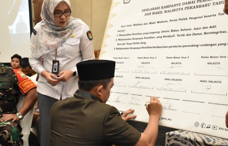 Pimpinan DPRD Kota Pekanbaru Muhammad Isa Lahamid Hadiri Pengundian Nomor Urut Calon Wali Kota 2024