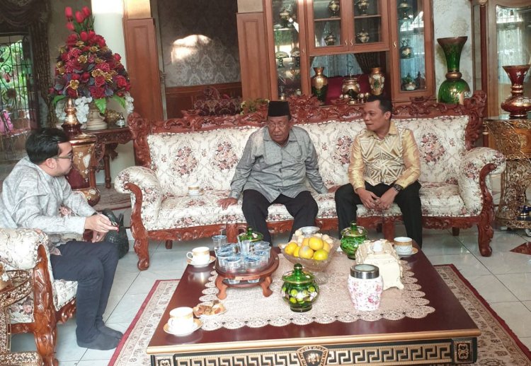 Wakil Ketua DPRD Pekanbaru Ginda Burnama Halal Bihalal di Rumah Tokoh Riau Wan Thamrin