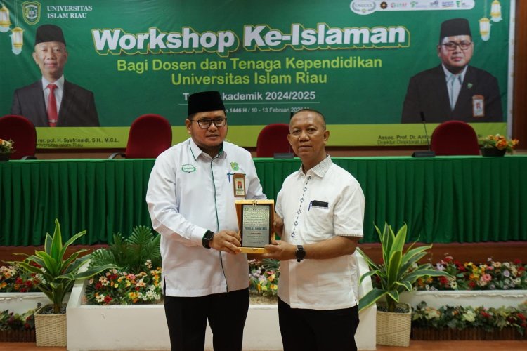 Meningkatkan Pemahaman Keislaman Dosen melalui Workshop DDIK UIR