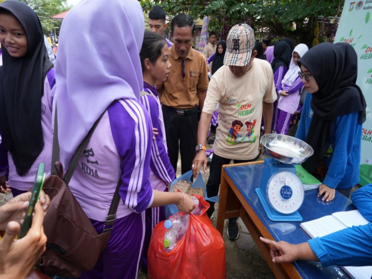 Fungsikan Bank Sampah, DLH Kampar Turun ke Sekolah Timbang Sampah dari Siswa 