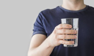 Awas Dehidrasi! Simak Cara Minum yang Benar Agar Puasa Lancar