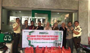 Pegadaian Peduli Mengetuk Pintu Langit, Pegadaian Kanwil II Pekanbaru Bagikan Makanan Siap Saji ke Masyarakat