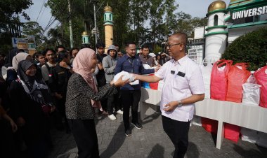 Universitas Islam Riau Bagikan 1100 Takjil dan 1000 Paket Berbuka Puasa
