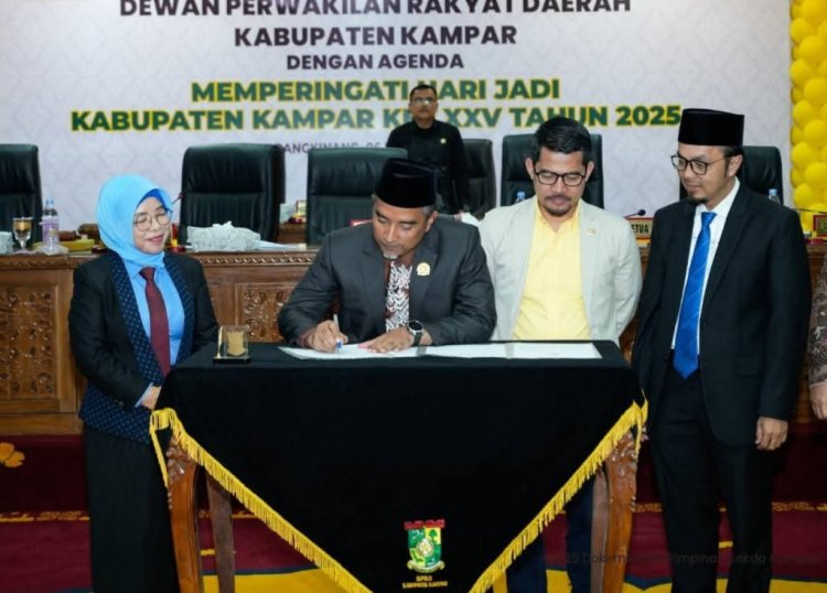 DPRD Kampar Sahkan Penetapan Ahmad Yuzar-Misharti sebagai Bupati dan Wakil Bupati Kampar