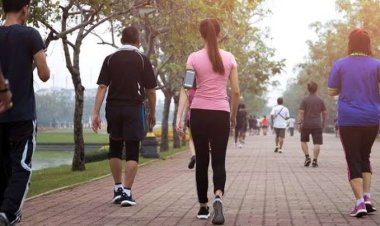 Cara Jalan Kaki yang Bisa Bikin Jantung Lebih Kuat