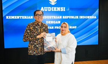 Bupati Kasmarni Sampaikan 5 Potensi Kawasan Industri Buruk Bakul kepada Wakil Menteri Perindustrian
