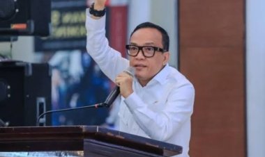 Hari Ini Menaker RI Keluarkan SE Larangan Menahan Ijazah Karyawan, Perusahaan Terancam Disegel