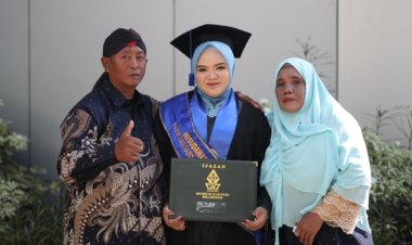 Yuni Yusrotin Anak Tukang Becak di Bojonegoro Jadi Wisudawan Terbaik UIN Walisongo Semarang, Raih IPK 3,96