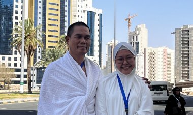 Muhammad Nasir dan Aulia Purnamasari Ayah dan Anak dari Maros Teguh Jalankan Haji Ifrad Sejak 17 Mei 2025