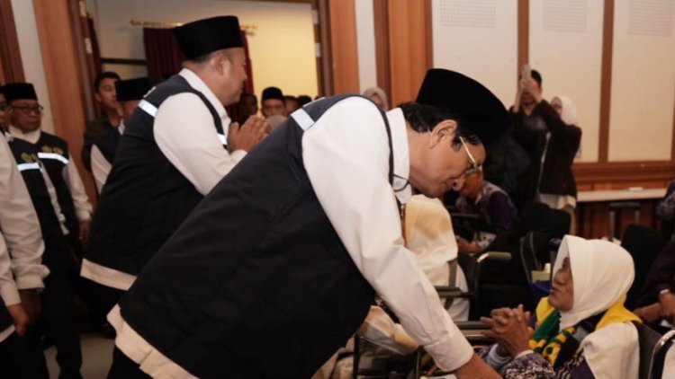 Menteri Agama Lepas Jemaah Calon Haji Kloter I Indonesia Tahun 2025, Nasaruddin Umar: Ini Adalah Perjalanan ke Langit