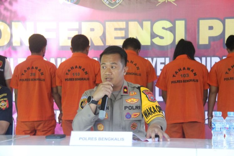 Polres Bengkalis dan Bea Cukai Sita 2.050 Karung Bawang Merah dan Ratusan Ban Bekas Asal Malaysia, Tiga Pelaku Masih Mahasiswa
