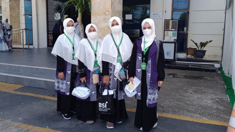 Nazhifah Nafara dan Nashira Taharah Kakak Adik yang Mendaftar Sejak Kelas 1 SD Tunaikan Ibadah Haji Tahun Ini