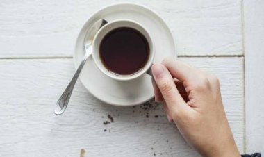 Jangan Sering Minum Kopi Saat Perut Kosong, Ini Risikonya