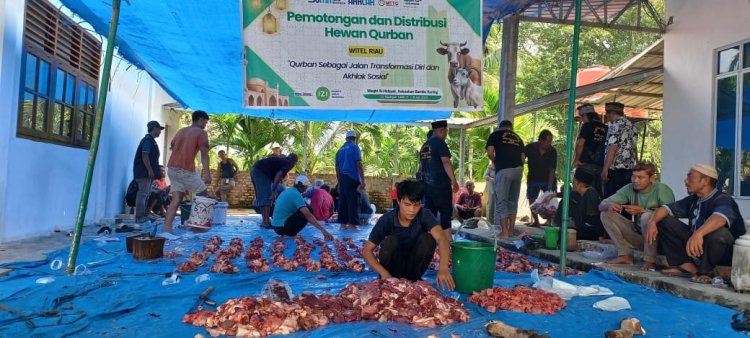 MTTG Witel Riau Gandeng IZI Salurkan Daging Qurban di Tenayan Raya