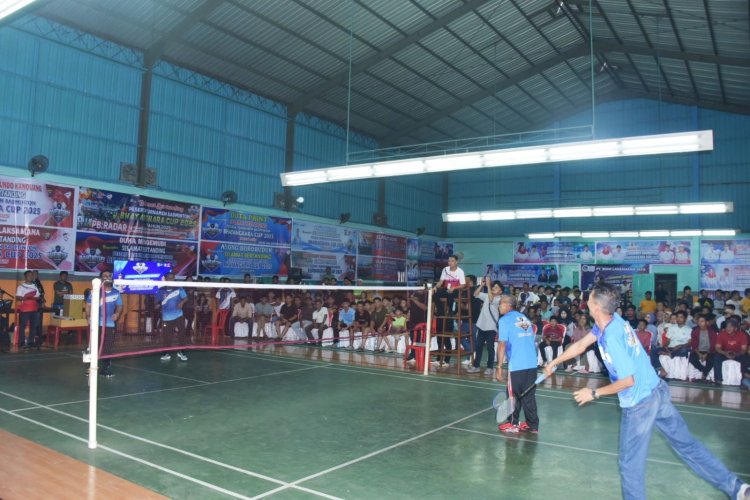 Bupati Bengkalis Ingatkan Peserta Turnamen Badminton Bhayangkara Cup 2025 Junjung Sportifitas