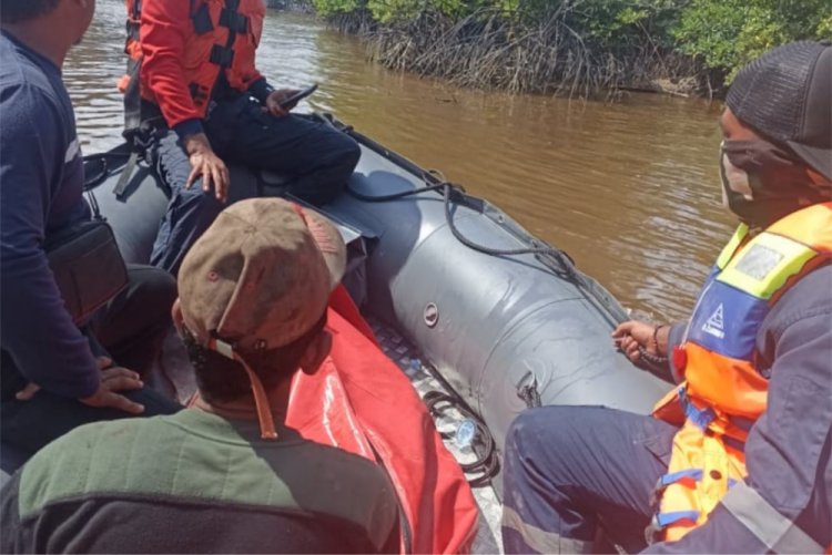 Jasad Samin Pencari Kayu yang Tenggelam di Sungai Kembung Dalam Bengkalis Ditemukan Tim SAR Gabungan