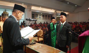 Assoc Prof Dr Admiral SH MH Resmi Dilantik sebagai Rektor UIR 2025 - 2029