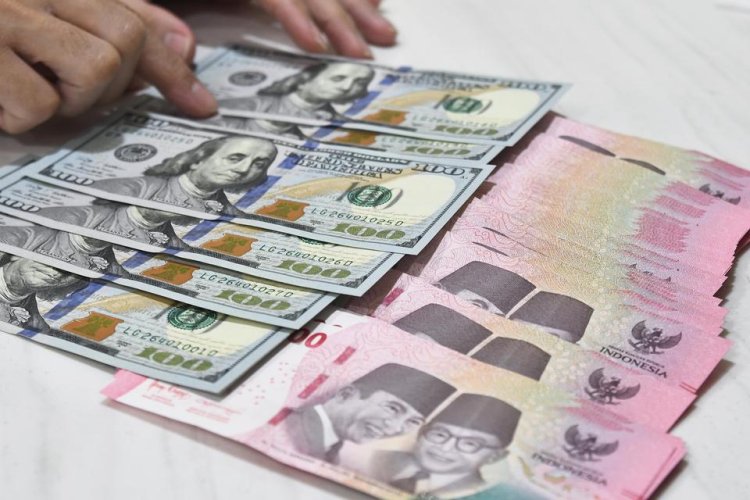 Rupiah Melemah ke Rp16.213 per Dolar AS, Ini Penyebabnya