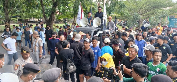 Ribuan Massa Dumai Geruduk PT Patra Niaga, Tolak Pungutan Tak Masuk Akal
