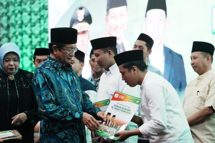Lulusan Pesanten Dapat Diterima di Universitas Internasional dan Berkarier di Bidang Eksakta