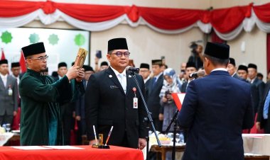 Syahrial Abdi Dilantik Gubri Abdul Wahid Jadi Sekdaprov Riau