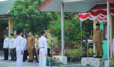 Jadi Pembina Upacara di MAN 1 Dumai, Wakil Wali Kota Sugiyarto Ajak Siswa Disiplin dan Banggakan Sekolah