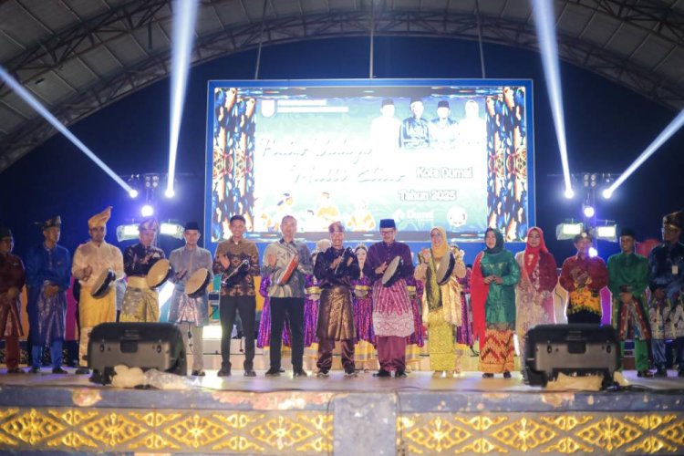 Sekda Kota Dumai Buka Pentas Seni dan Budaya Multi Etnis Kota Dumai 2025 di Taman Bukit Gelanggang