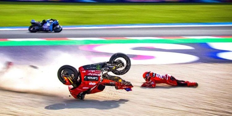 Marc Marquez 'Babak Belur Kena Cemooh Usai Crash di Sprint Race MotoGP San Marino 2025