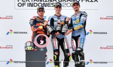Fermin Aldeguer Juara MotoGP Mandalika 2025, Juara Dunia Marc Marquez Jatuh