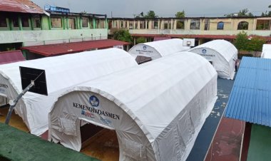 Siswa SMAN 1 Tebing Tinggi Terpaksa Belajar di 6 Tenda Kemendikdasmen, 12 Ruang Kelas Terbakar