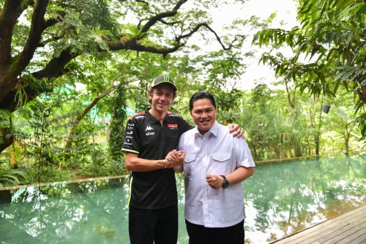 Jelang MotoGP Mandalika 2025, Menpora Erick Thohir Jamu Valentino Rossi di Kawasan Senayan Jakarta
