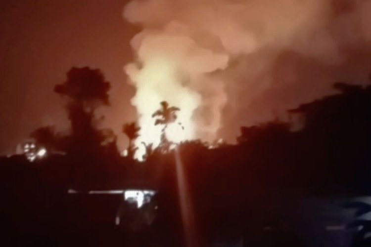 Kilang Pertamina Dumai Terbakar Berhasil Terkendali Pukul 23.20 WIB, 10 Unit Mobil Damkar Dikerahkan