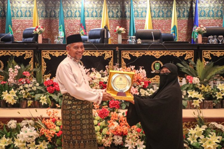 Jelaskan Fungsi dan Tugas Anggota Dewan, Ayat Cahyadi Terima Rombongan Outing Class SMA IT Al Bayyinah Pekanbaru