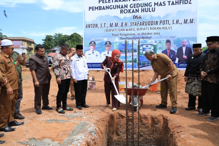 Bupati Rohul Lakukan Peletakan Batu Pertama Gedung MAS Tahfidz