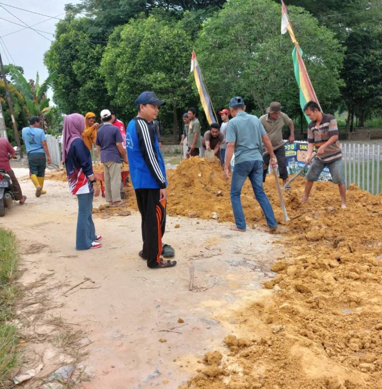 Warga Kompak Goro, Siapkan Jalan Mawar untuk Program Semenisasi Pemko Pekanbaru