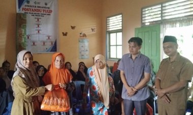 PUK F SPTI-PT KSM Salurkan 30 Paket Sembako untuk Kaum Dhuafa di Teluk Aur