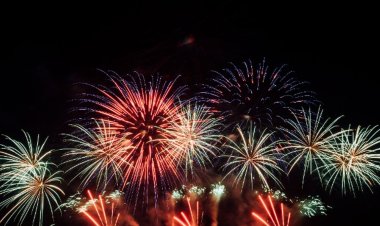 10 Ritual Unik Tahun Baru yang Dipercaya Bawa Keberuntungan