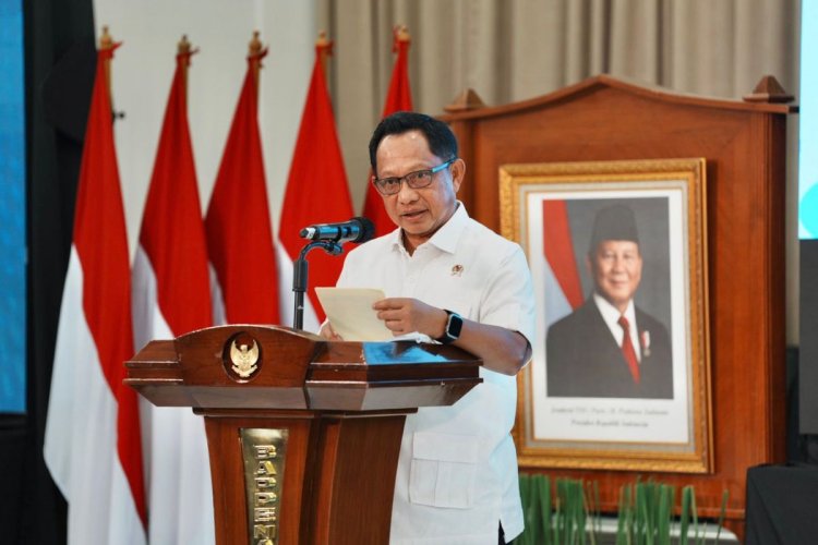 Perintah Mendagri: Kepala Daerah Dilarang ke Luar Negeri hingga 15 Januari 2026