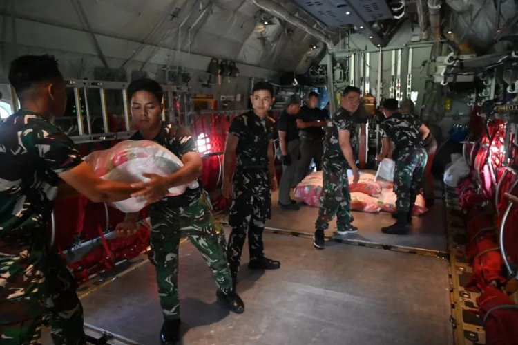 Pangkalan Udara Roesmin Nurjadin Kirim 4.229 Kg Bantuan Kemanusiaan dengan Pesawat Hercules A-1340 ke Aceh