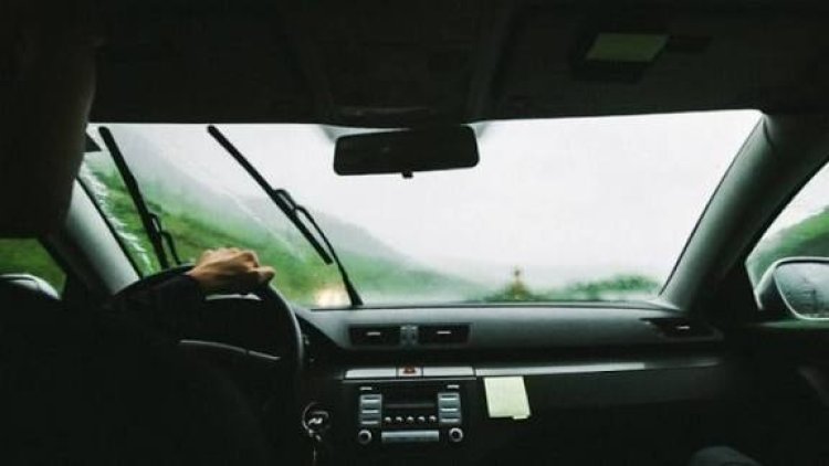 Berkendara Jauh Saat Libur Nataru? Ini Tips Terhindar dari Keluhan Fisik