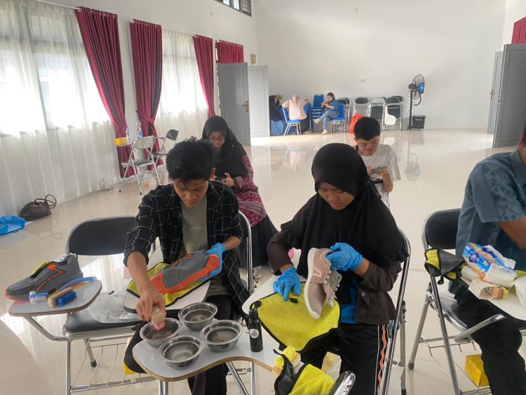 PHR Dorong Kemandirian Ekonomi Kelompok Disabilitas Lewat Pelatihan Laundry Sepatu