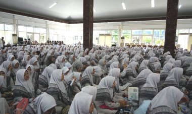 Pesantren Butuh Guru Tahfidz Perempuan, Menteri Agama Hadiri Peringatan Hari Lahir ke-15 Jam'iyyah Hafidzotil Qur'an