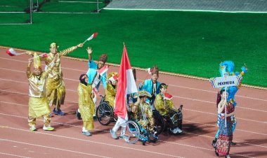 M Mabruk Arib Dzaky Atlet Para Angkat Berat Bawa Bendera Merah Putih, ASEAN Para Games 2025 Thailand, Indonesia Turunkan 290 Atlet