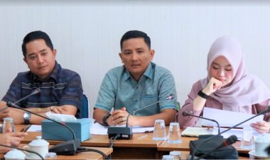 Bahas Ranperda Pemekaran Kecamatan dan Kelurahan, Ketua Pansus A DPRD Dumai Rudi Hartono Pimpin Rapat Kerja