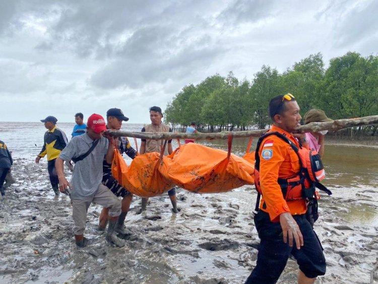 Jasad Rapat ABK KM Makmur Jaya 89 Berhasil Dievakuasi Tim SAR Gabungan di Perairan Bengkalis
