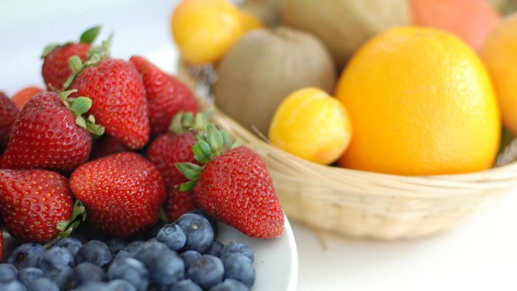 Studi: 12 Buah dan Sayuran Ini Mengandung Pestisida Paling Tinggi