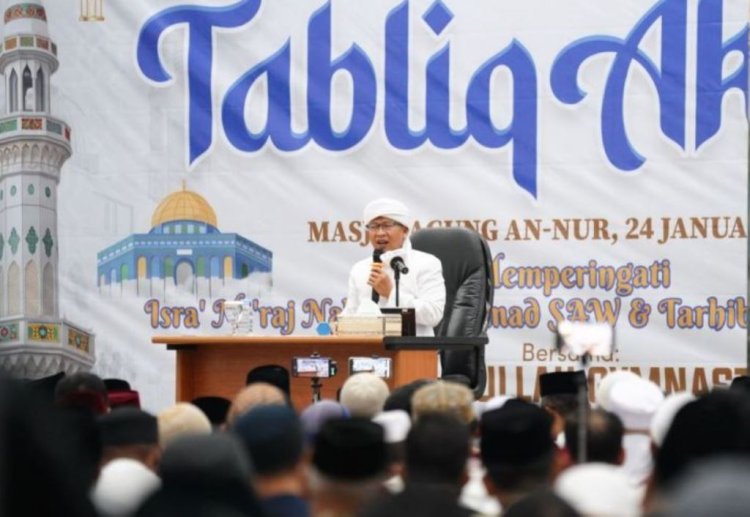 Salat Kunci Pembuka Pertolongan Allah SWT, Aa Gym Tampil di Peringatan Isra Miraj Nabi Muhammad SAW di Masjid Raya Annur Pekanbaru