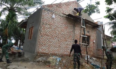 Momentum Ramadhan Jadi Penguat Semangat, Satgas TMMD ke-127 Kodim 0301/Pekanbaru Percepat Pembangunan Rumah Yudarfis