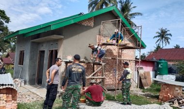 Saudi Alfa Seri Bersyukur Rumahnya Jadi Kokoh dan Layak Huni, Satgas TMM ke-127 Kodim 0301/Pekanbaru Gotong Royong Selesaikan Pembangunan