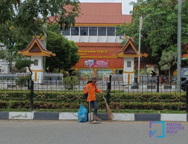 Petugas Kebersihan Pemko Pekanbaru Akan Terima THR Satu Bulan Gaji Tahun Ini